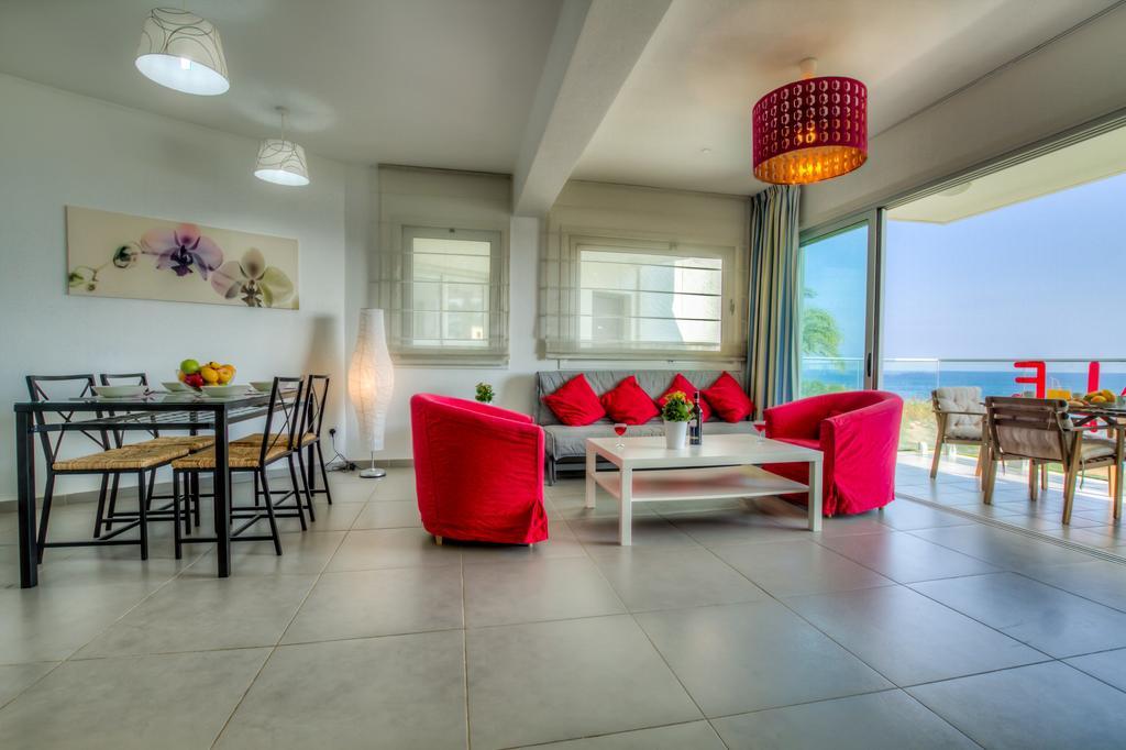 Beachfront Trident Protaras Exteriör bild