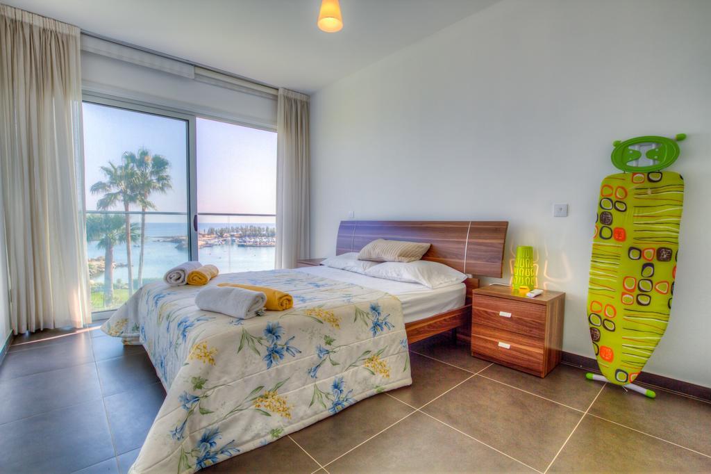 Beachfront Trident Protaras Exteriör bild