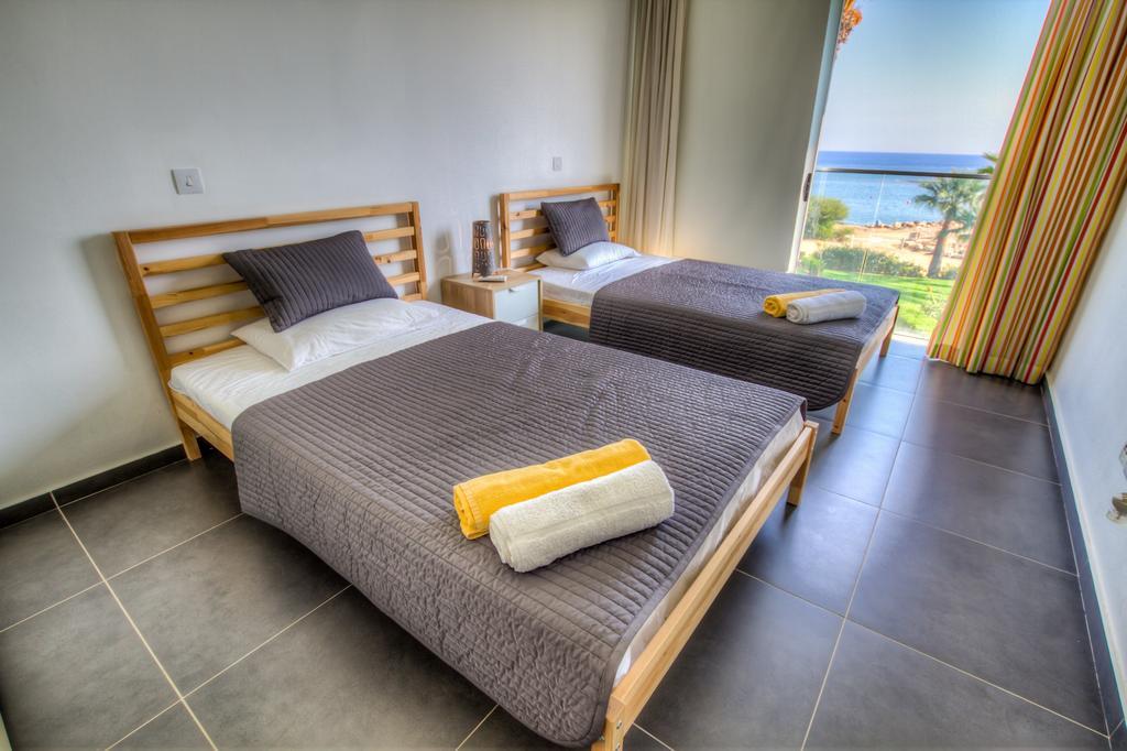 Beachfront Trident Protaras Exteriör bild