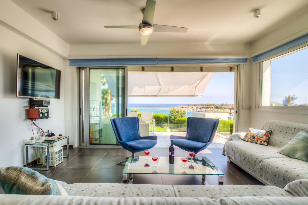 Beachfront Trident Protaras Exteriör bild