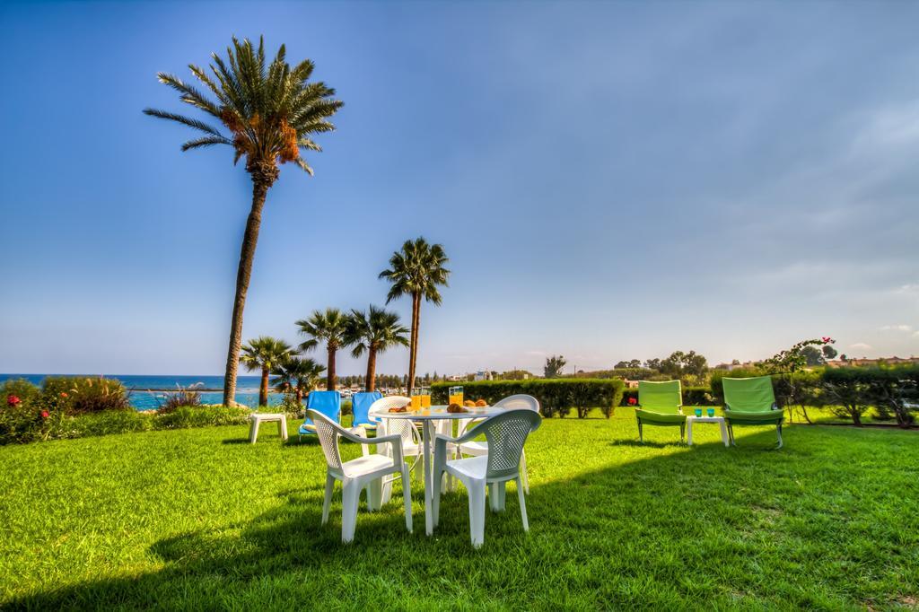Beachfront Trident Protaras Exteriör bild