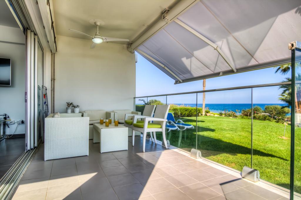 Beachfront Trident Protaras Exteriör bild