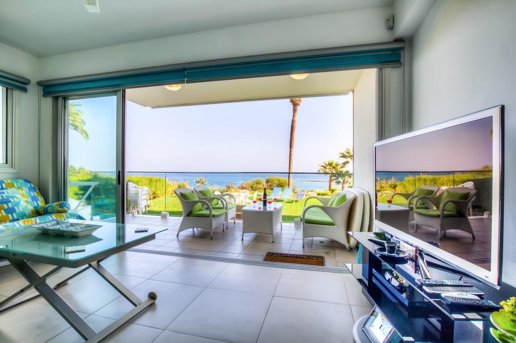 Beachfront Trident Protaras Exteriör bild